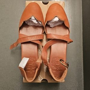 Bali Elf Mangrove Flats, Vintage Camel - New in box